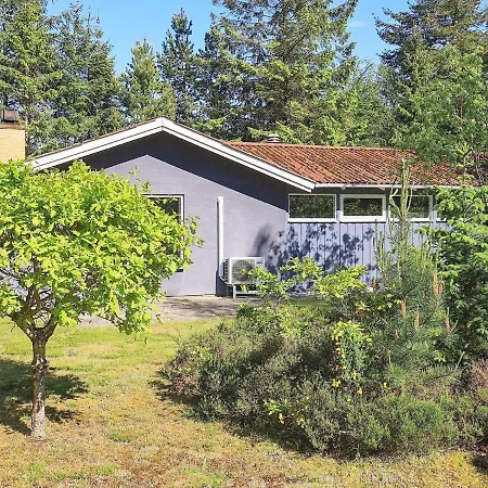 6 Person In Hojslev-by Traum